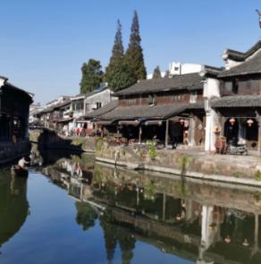 解答百科-谈恋爱时,女生花男朋友钱天经地义吗,专业有问必答平台